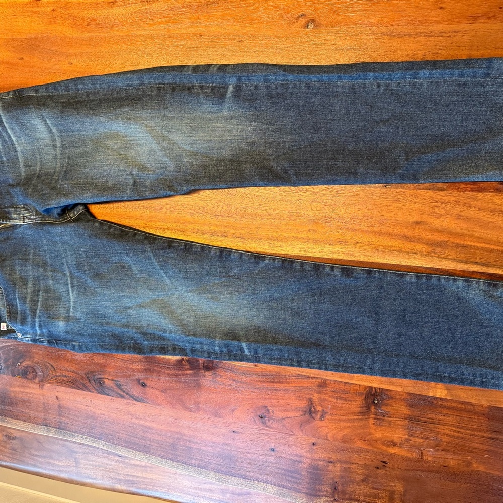 AG Tellis Modern Slim
